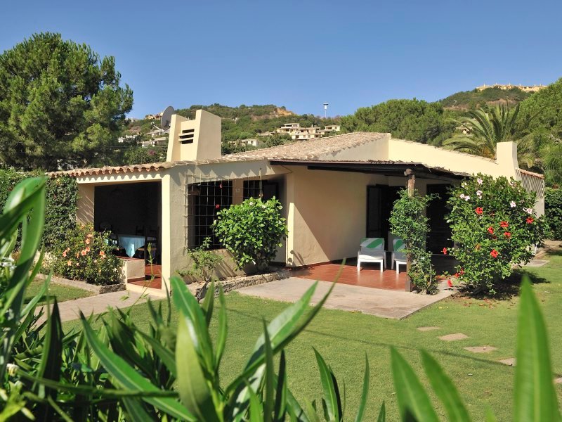 Villa mit privatem Garten nur 100 Meter vom Meer entfernt Villa mit privatem Garten nur 100 Meter vom Meer entfernt