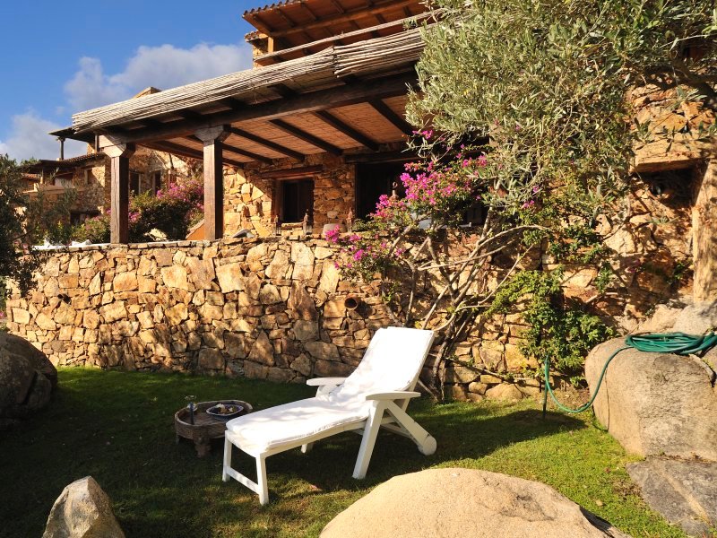 Gartenterrasse mit Garten zum Relaxen Gartenterrasse mit Garten zum Relaxen