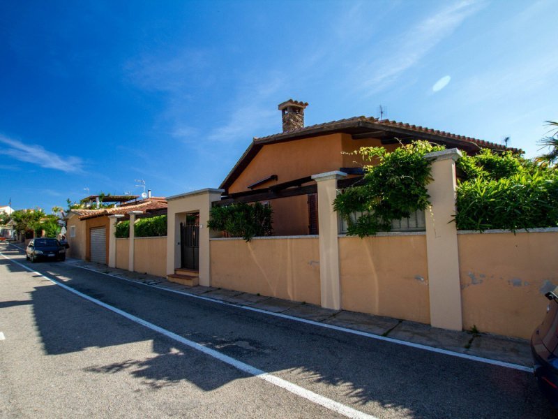 Stadthaus Villa Golfo Aranci Stadthaus Villa Golfo Aranci