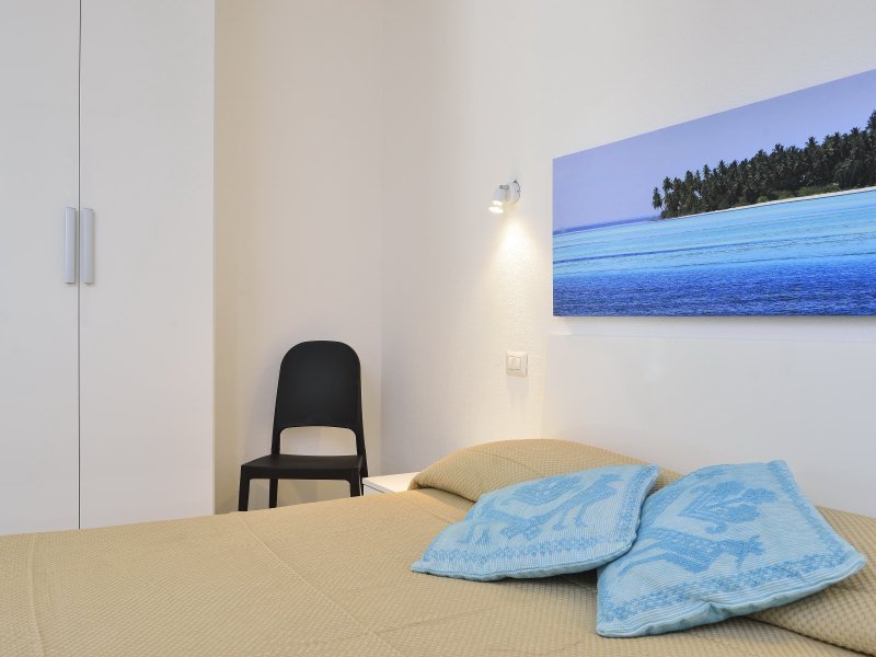 Schlafzimmer 1 mit Doppelbett im Erdgeschoß Schlafzimmer 1 mit Doppelbett im Erdgeschoß