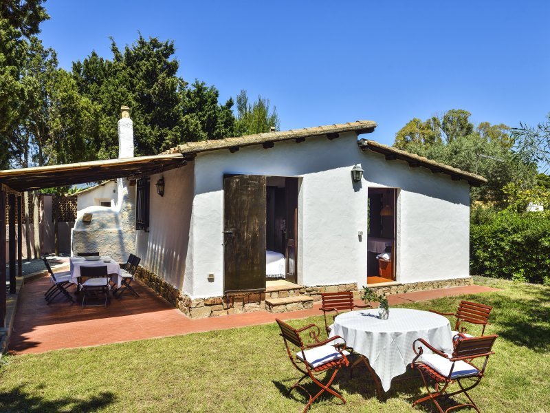 Typisches Strandcottage mit Garten und Tor zum Strand Typisches Strandcottage mit Garten und Tor zum Strand