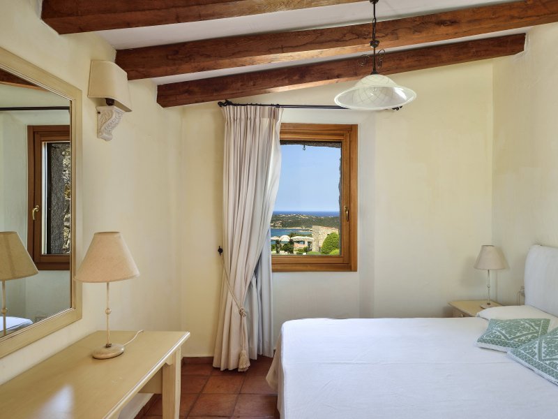 Schlafzimmer 2 mit Doppelbett und Meerblick Schlafzimmer 2 mit Doppelbett und Meerblick