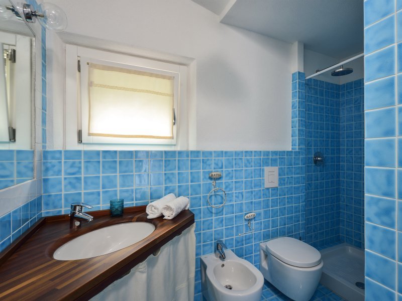 Bad 2 mit Dusche Bad 2 mit Dusche