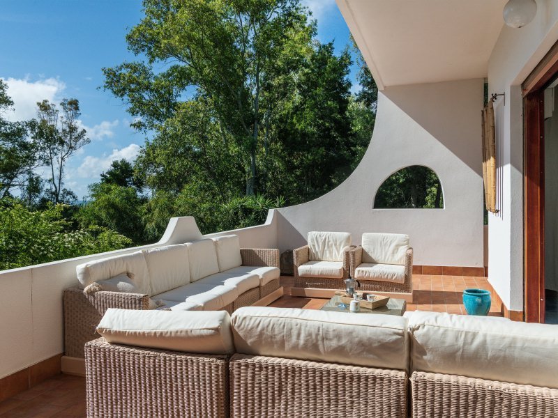 Terrasse mit gemütlichem Aussensofa und Meerblick Terrasse mit gemütlichem Aussensofa und Meerblick