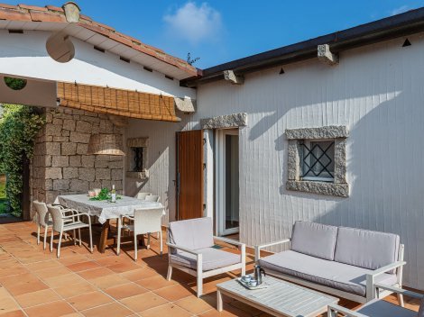 Die Terrasse als Lebensmittelpunkt für den mediterranen Urlaub Die Terrasse als Lebensmittelpunkt für den mediterranen Urlaub