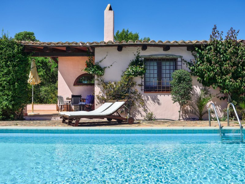 Villa Fiori ist eine Rarität - Haus nur für 4 mit großem Garten und einem uneinseharen privaten Pool