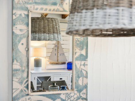 Wohnzimmer eingerichtet mit Blick auf Details