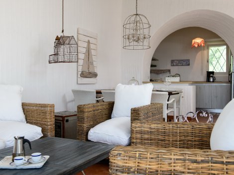 Sofaecke mit Blick zum Essbereich und zur Küche