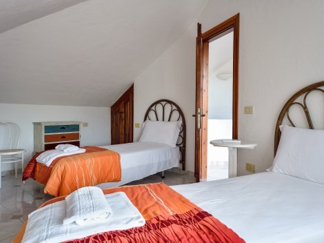 Schlafzimmer 4 mit Einzelbetten