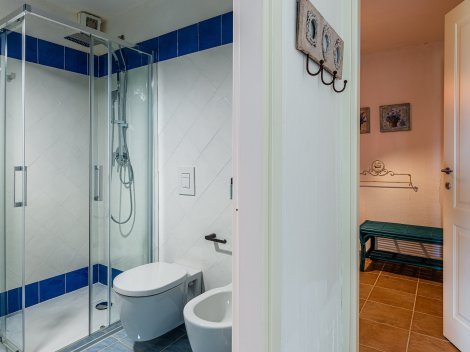 3. Bad mit Dusche im Untergeschoss