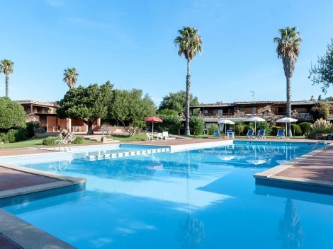 Ein großzügiger Gemeinschaftspool exklusiv für die Gäste des Condominiums